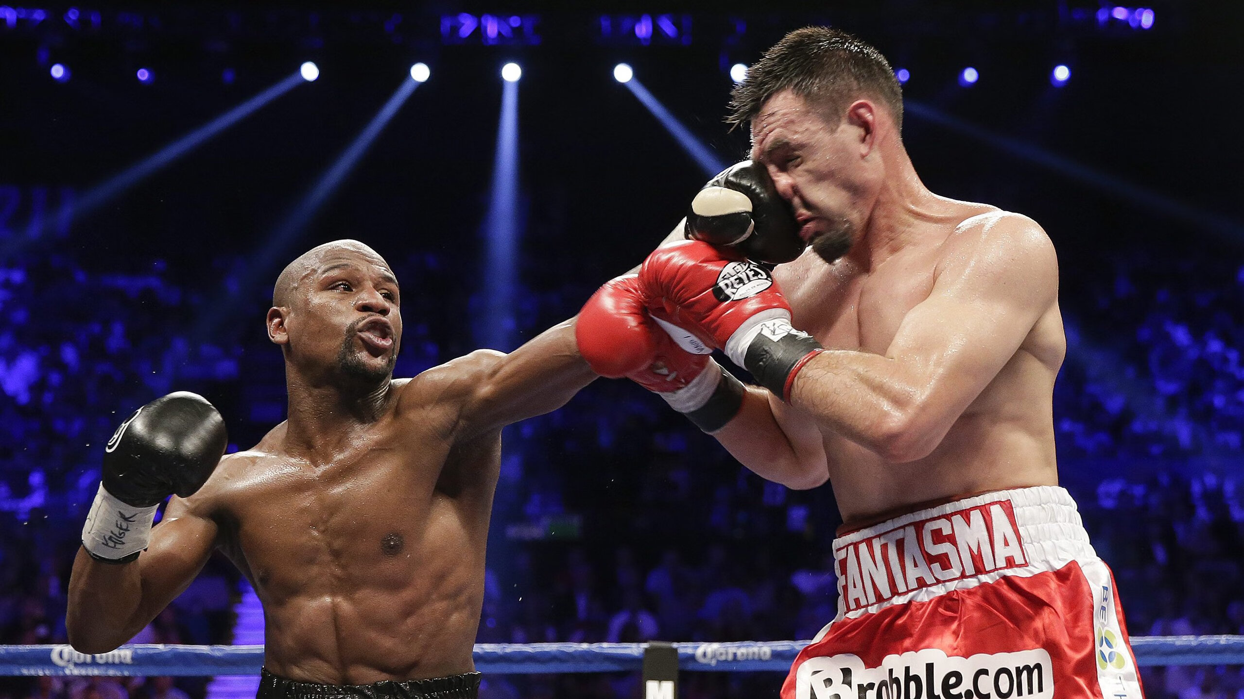 开云电竞app-超级杯赛事落幕，卫冕冠军实现三连冠，超级杯决赛时间